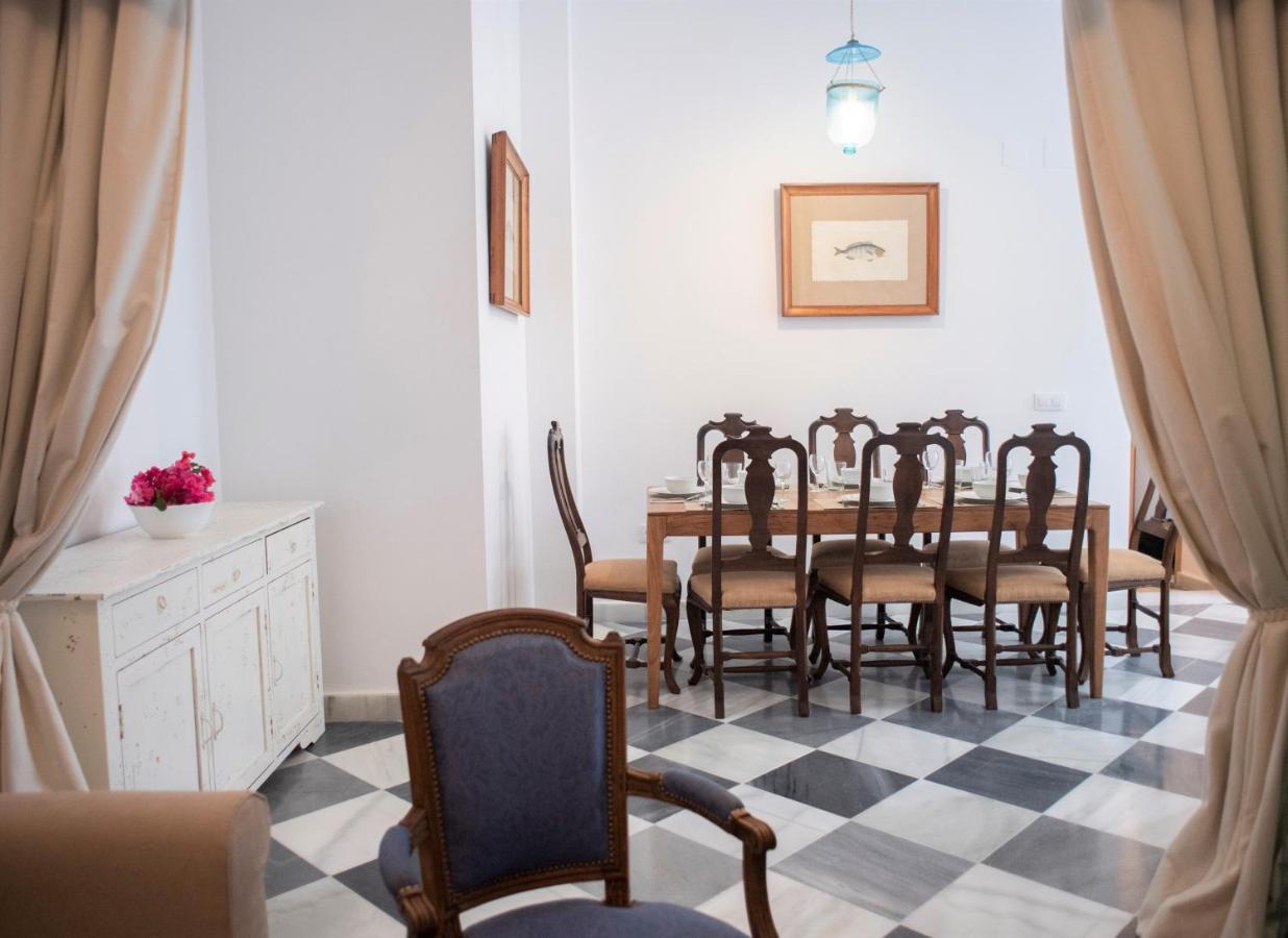 Gatu Premium Apartamento Palacio Oneto Con Jardin Privado " Preferente Mayores De 25 Anos Y Familias " El Puerto de Santa Maria Exterior photo