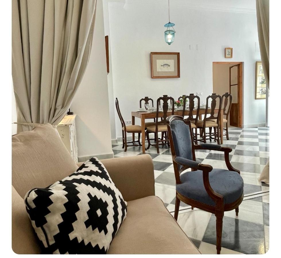 Gatu Premium Apartamento Palacio Oneto Con Jardin Privado " Preferente Mayores De 25 Anos Y Familias " El Puerto de Santa Maria Exterior photo