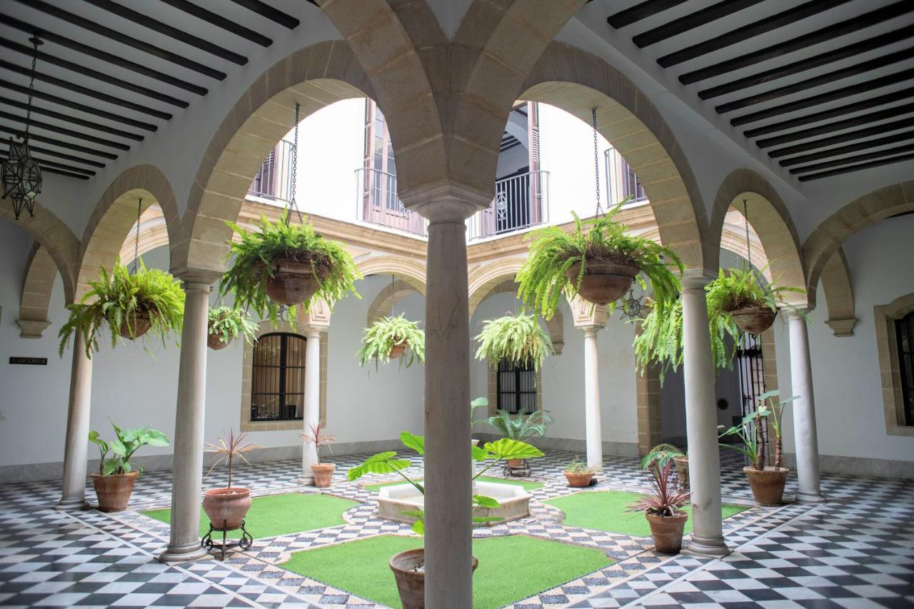 Gatu Premium Apartamento Palacio Oneto Con Jardin Privado " Preferente Mayores De 25 Anos Y Familias " El Puerto de Santa Maria Exterior photo