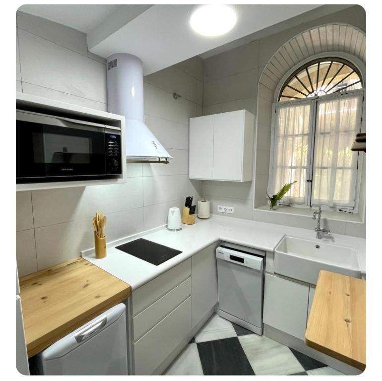 Gatu Premium Apartamento Palacio Oneto Con Jardin Privado " Preferente Mayores De 25 Anos Y Familias " El Puerto de Santa Maria Exterior photo
